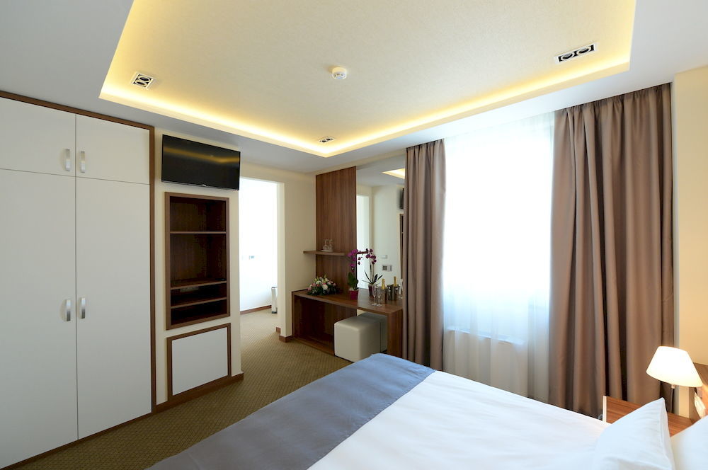 Hotel Hedonic Beograd Bagian luar foto