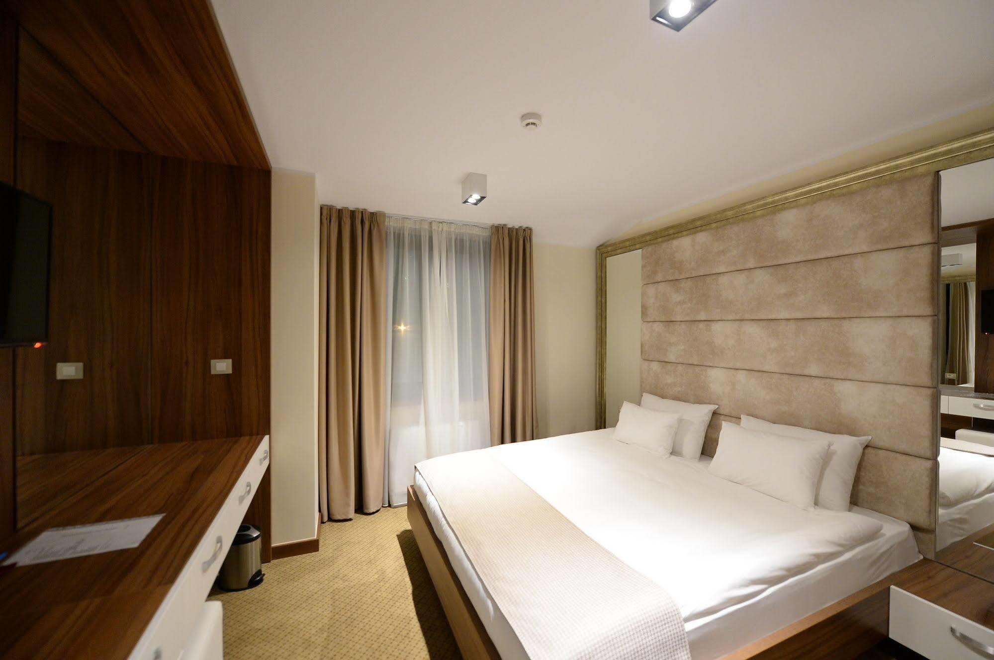 Hotel Hedonic Beograd Bagian luar foto