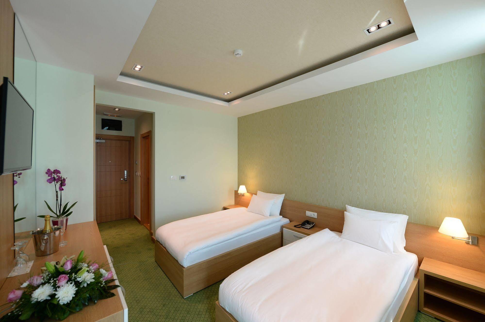 Hotel Hedonic Beograd Bagian luar foto