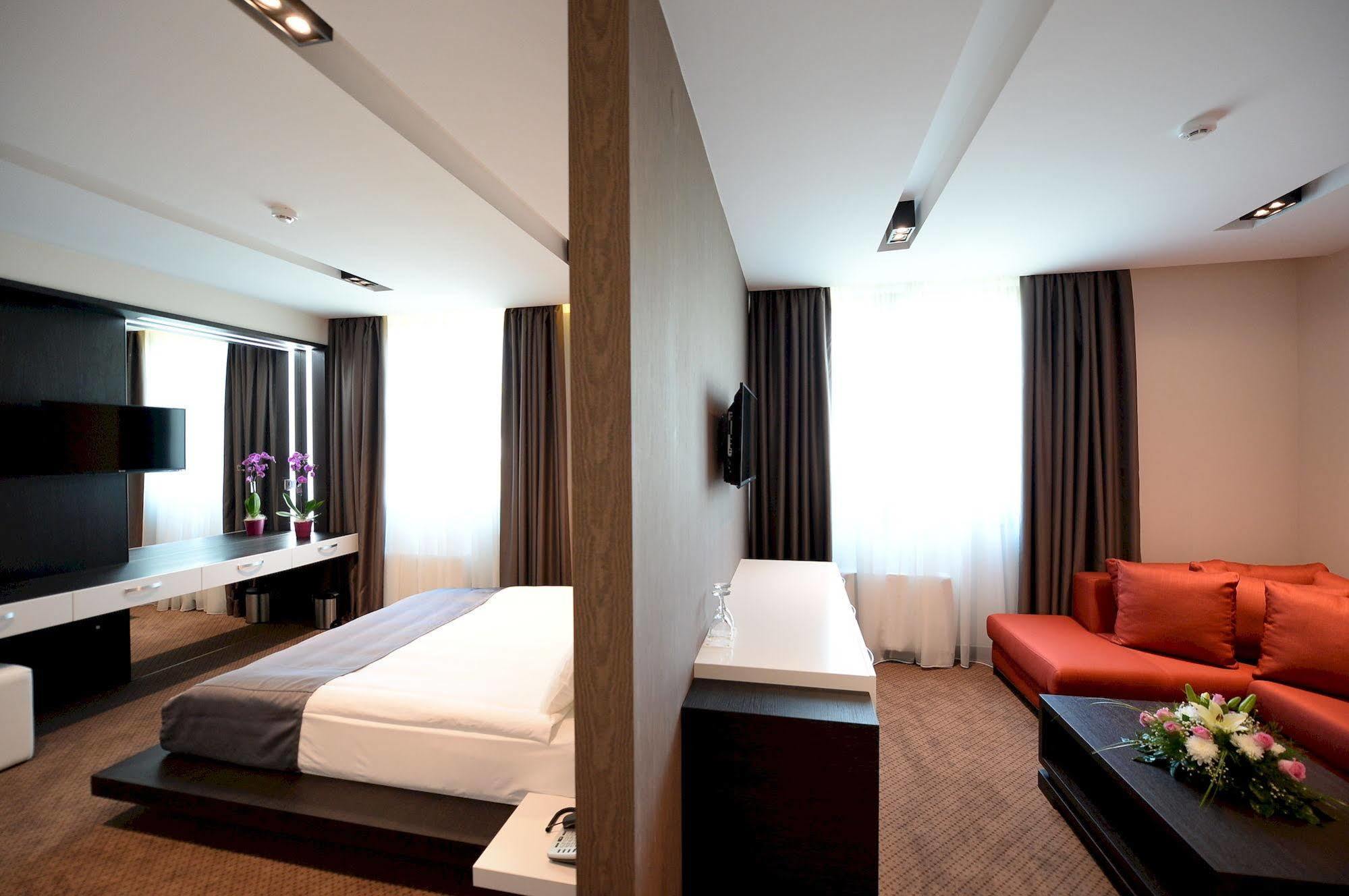 Hotel Hedonic Beograd Bagian luar foto