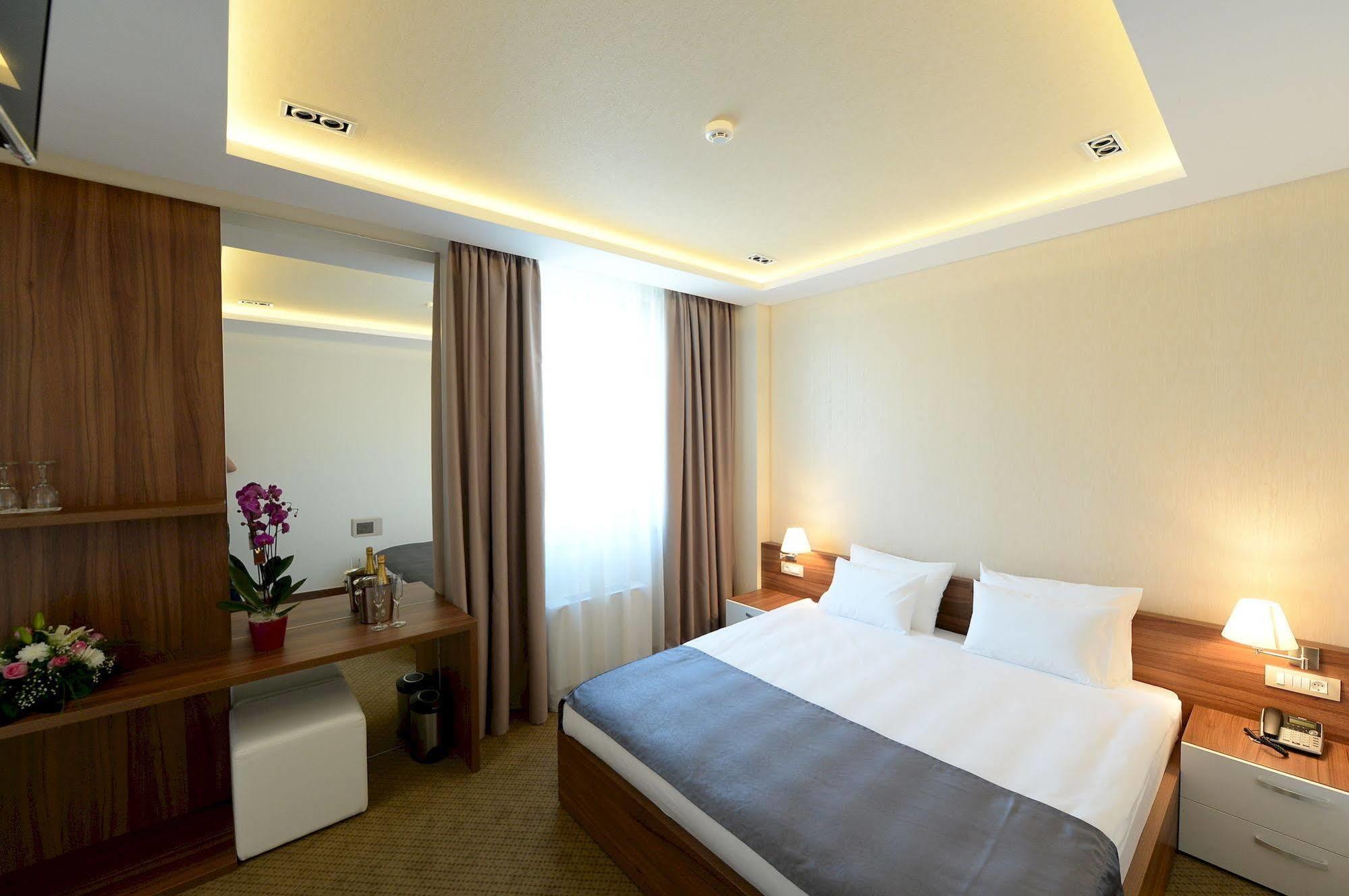 Hotel Hedonic Beograd Bagian luar foto