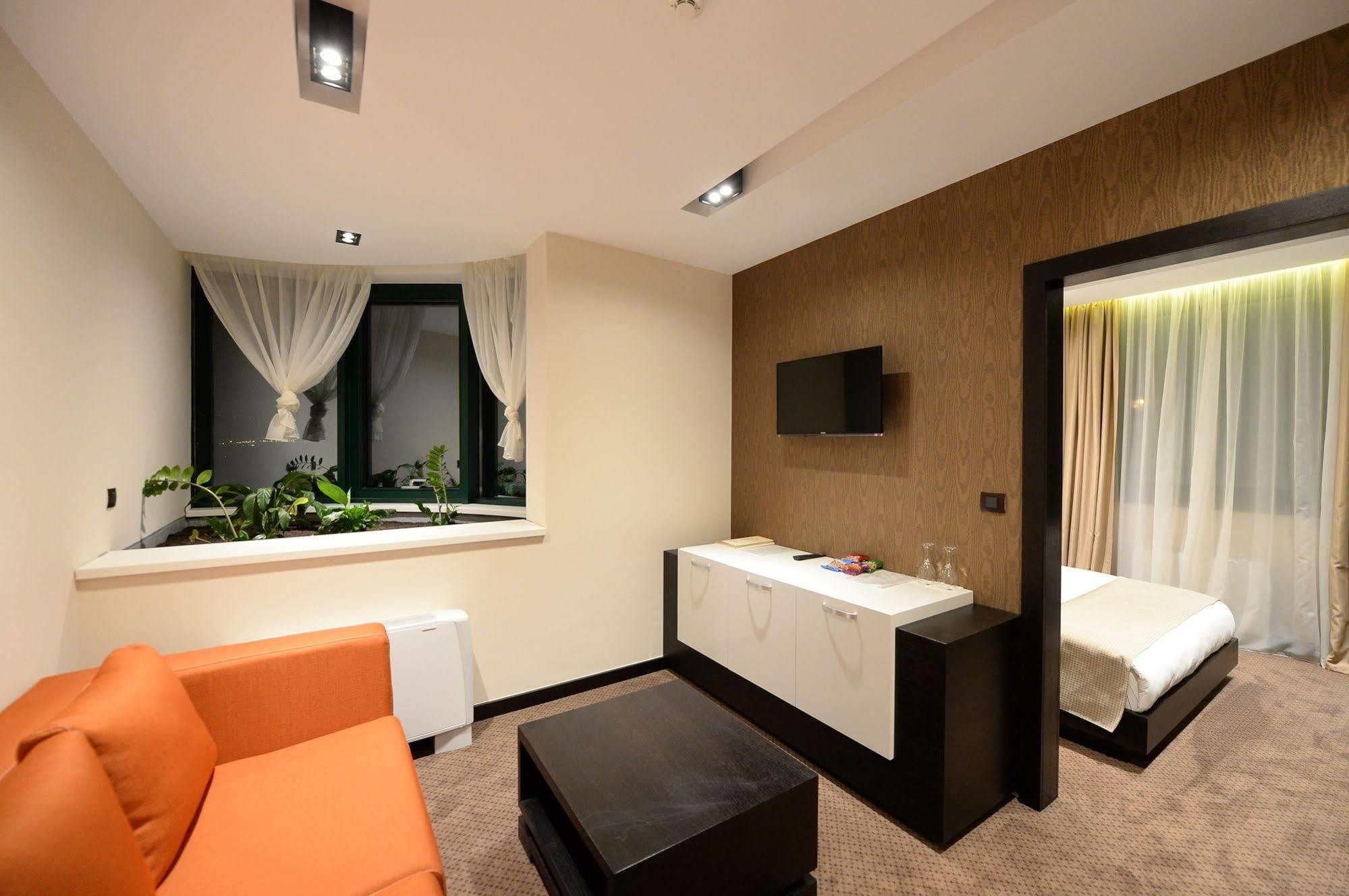 Hotel Hedonic Beograd Bagian luar foto