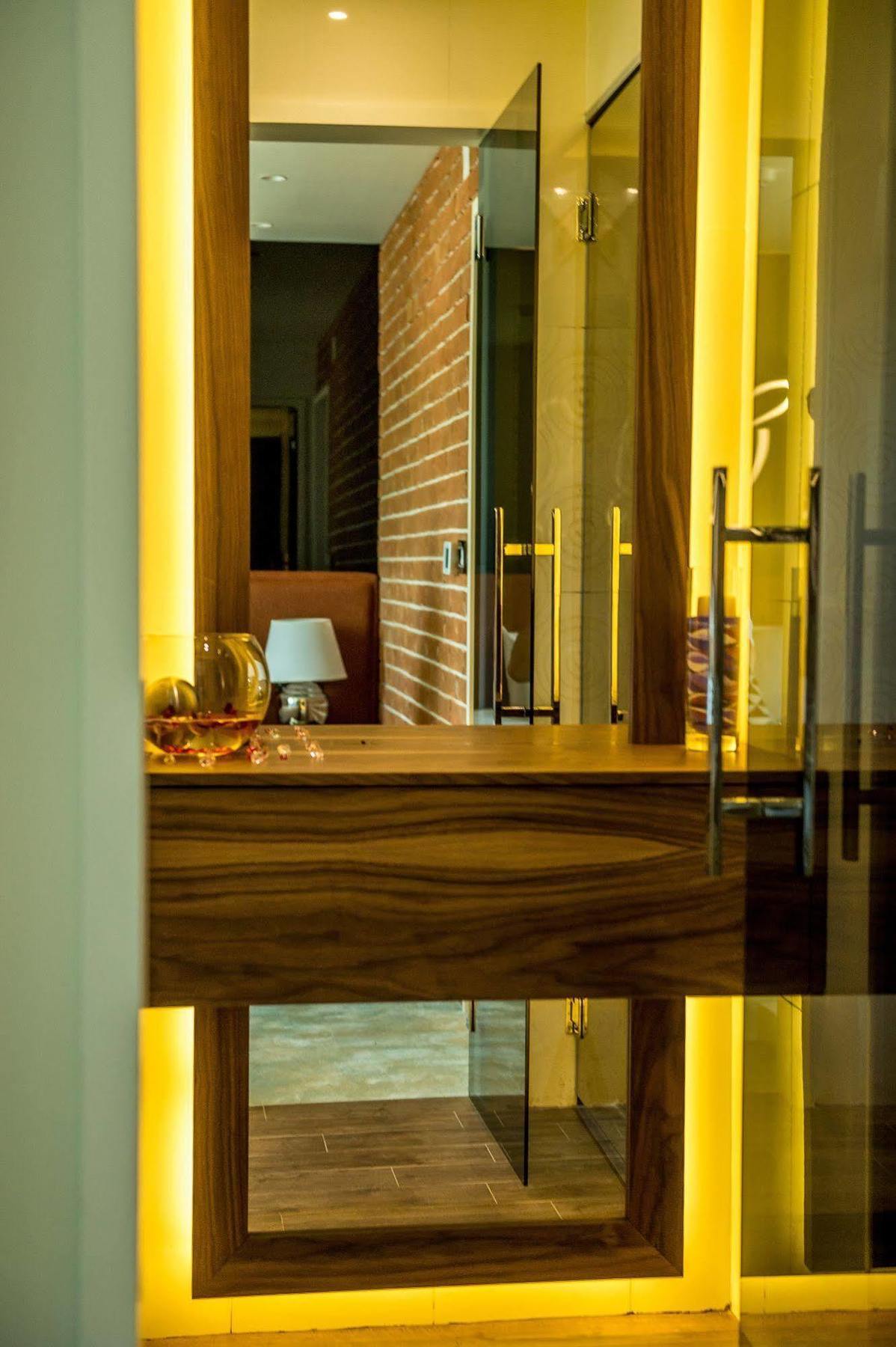 Hotel Hedonic Beograd Bagian luar foto